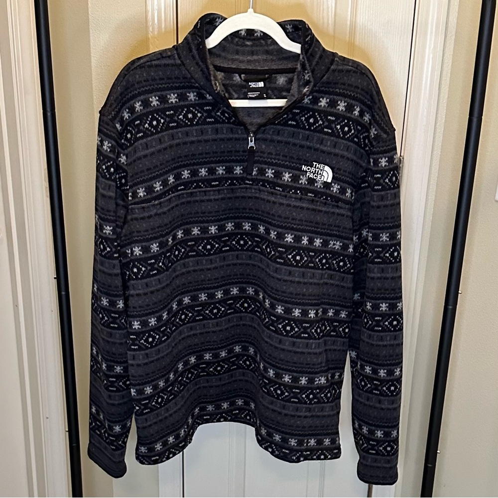 The North Face men’s quarter zip patterned jacket XL